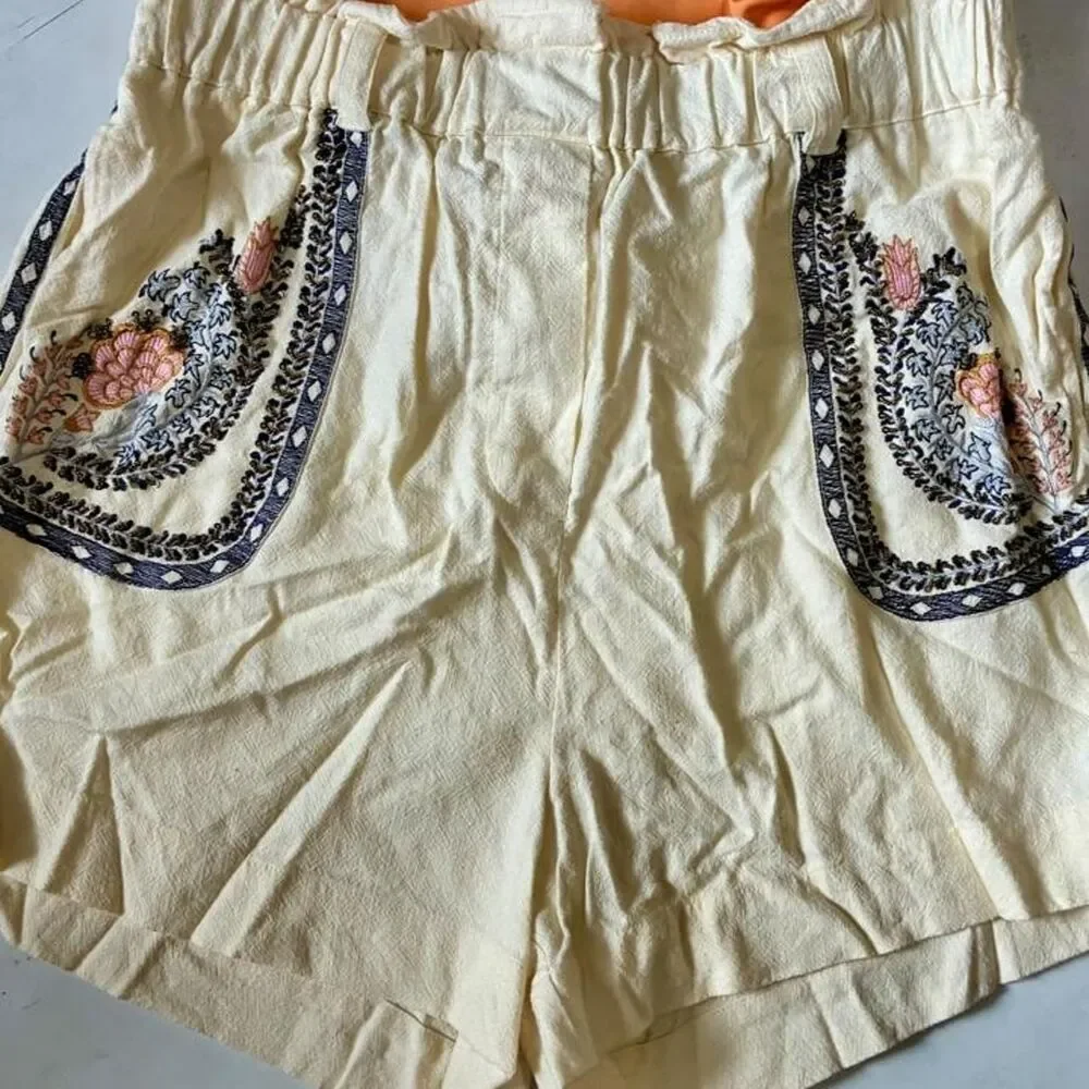 Anthropologie Women's Orange and Cream Shorts - Picture 4 of 8